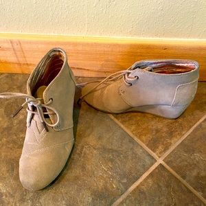 Tom’s Booties size 8.5